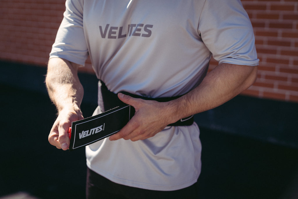 Velites_LiftingBelt_Black_Lifestyle_001.jpg
