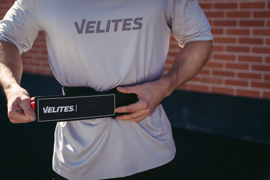 Velites_LiftingBelt_Black_Lifestyle_003.jpg