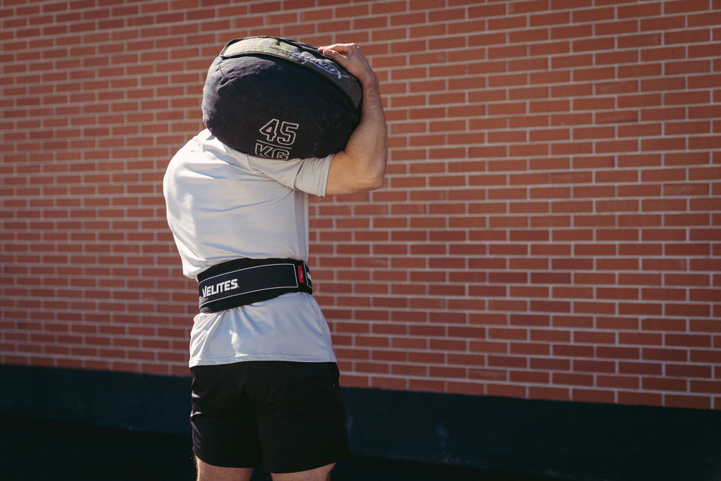Velites_LiftingBelt_Black_Lifestyle_010.jpg