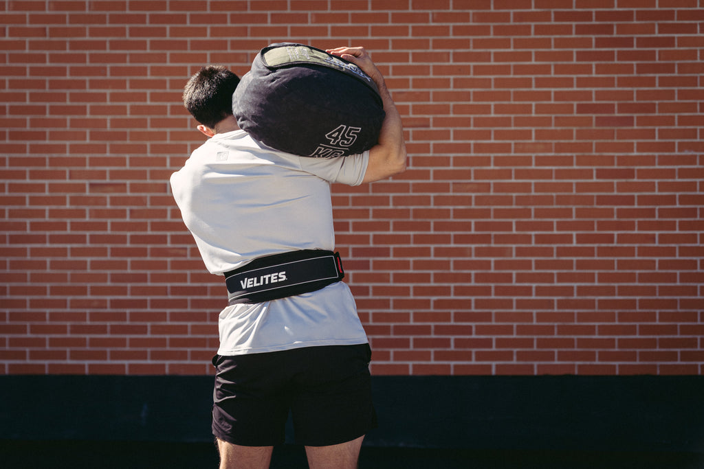 Velites_LiftingBelt_Black_Lifestyle_011.jpg