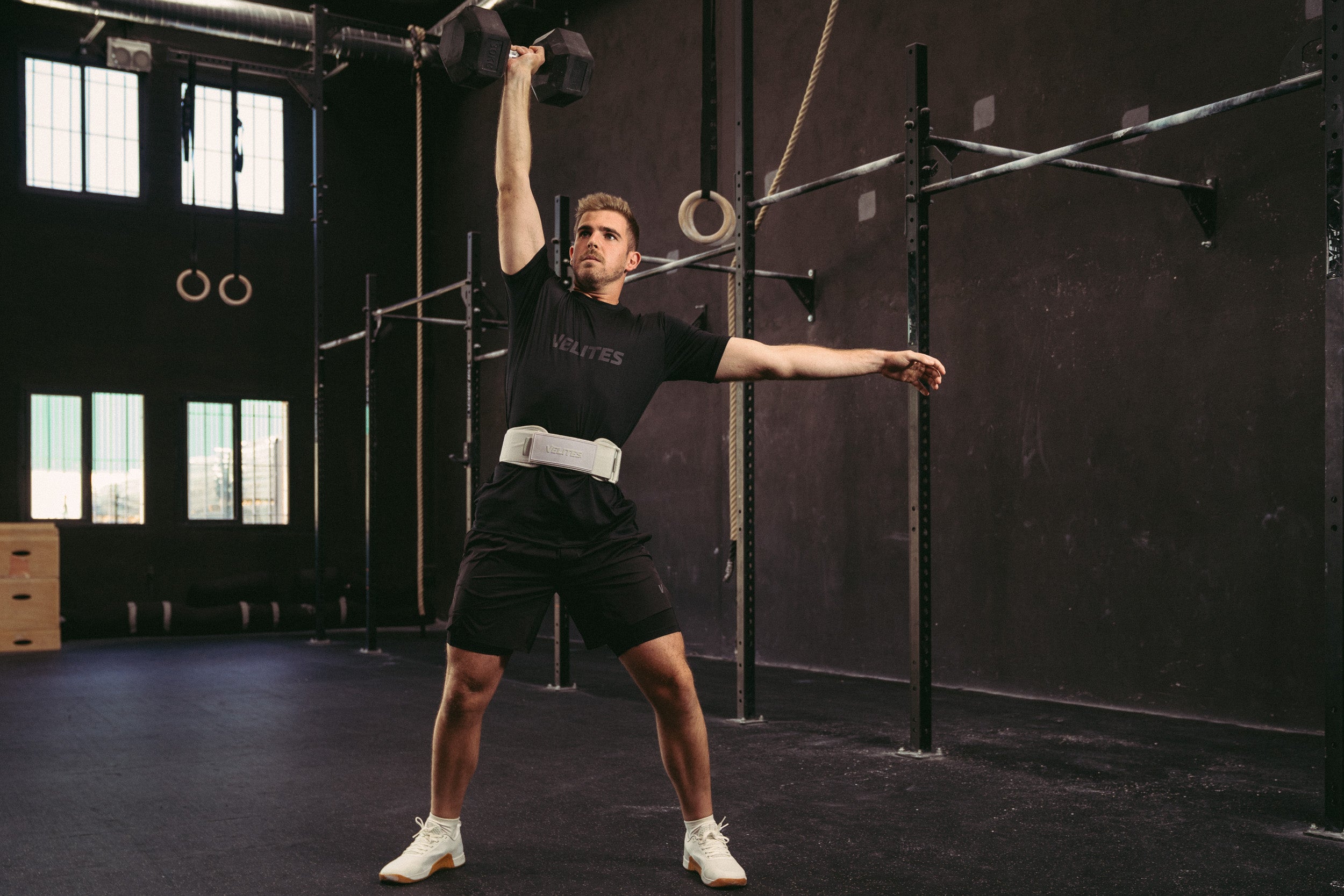 Velites_LiftingBelt_White_Lifestyle_003.jpg