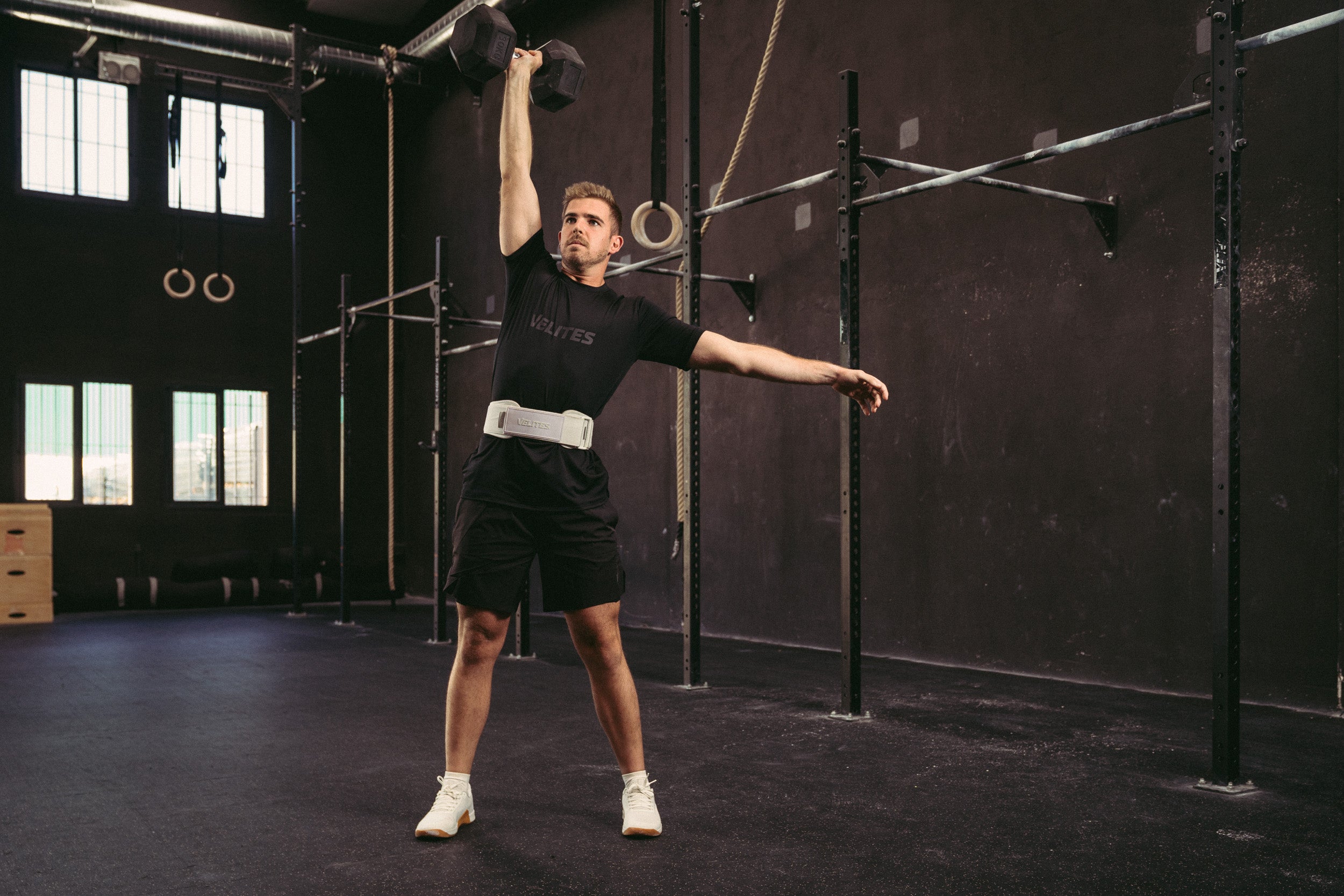 Velites_LiftingBelt_White_Lifestyle_005.jpg