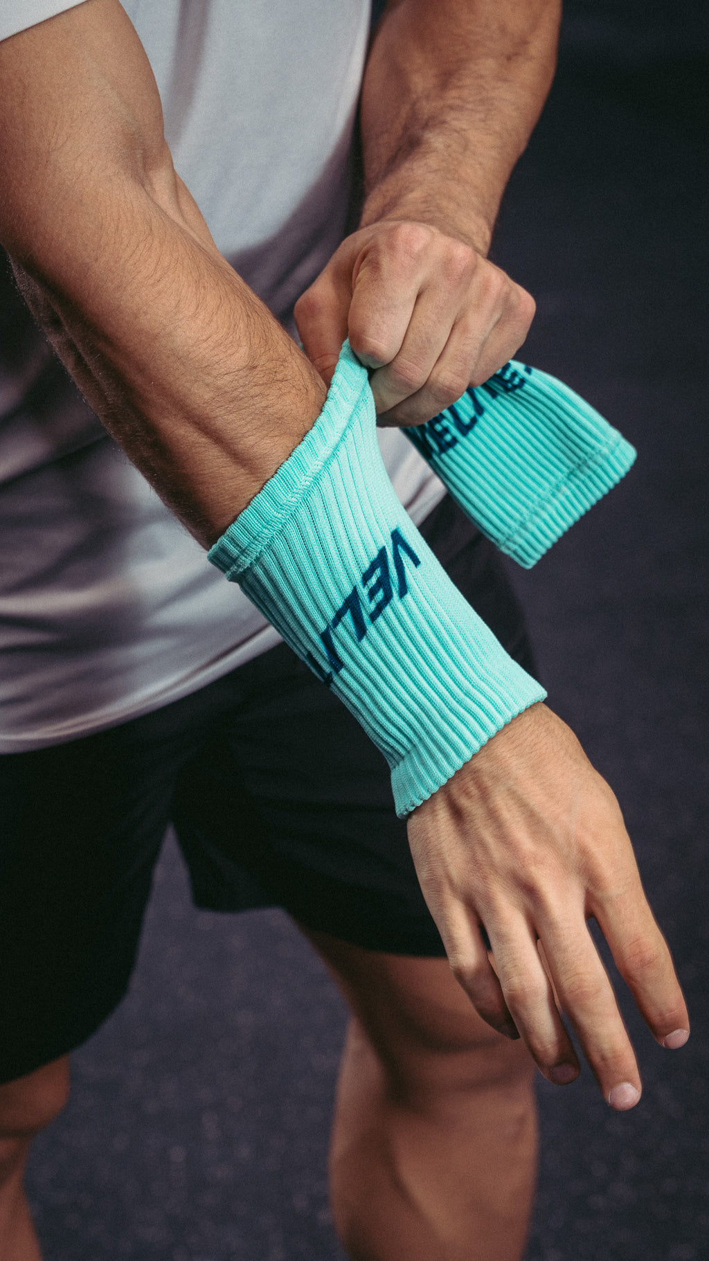 Velites_WFP_Wristbands_9x16_007.jpg