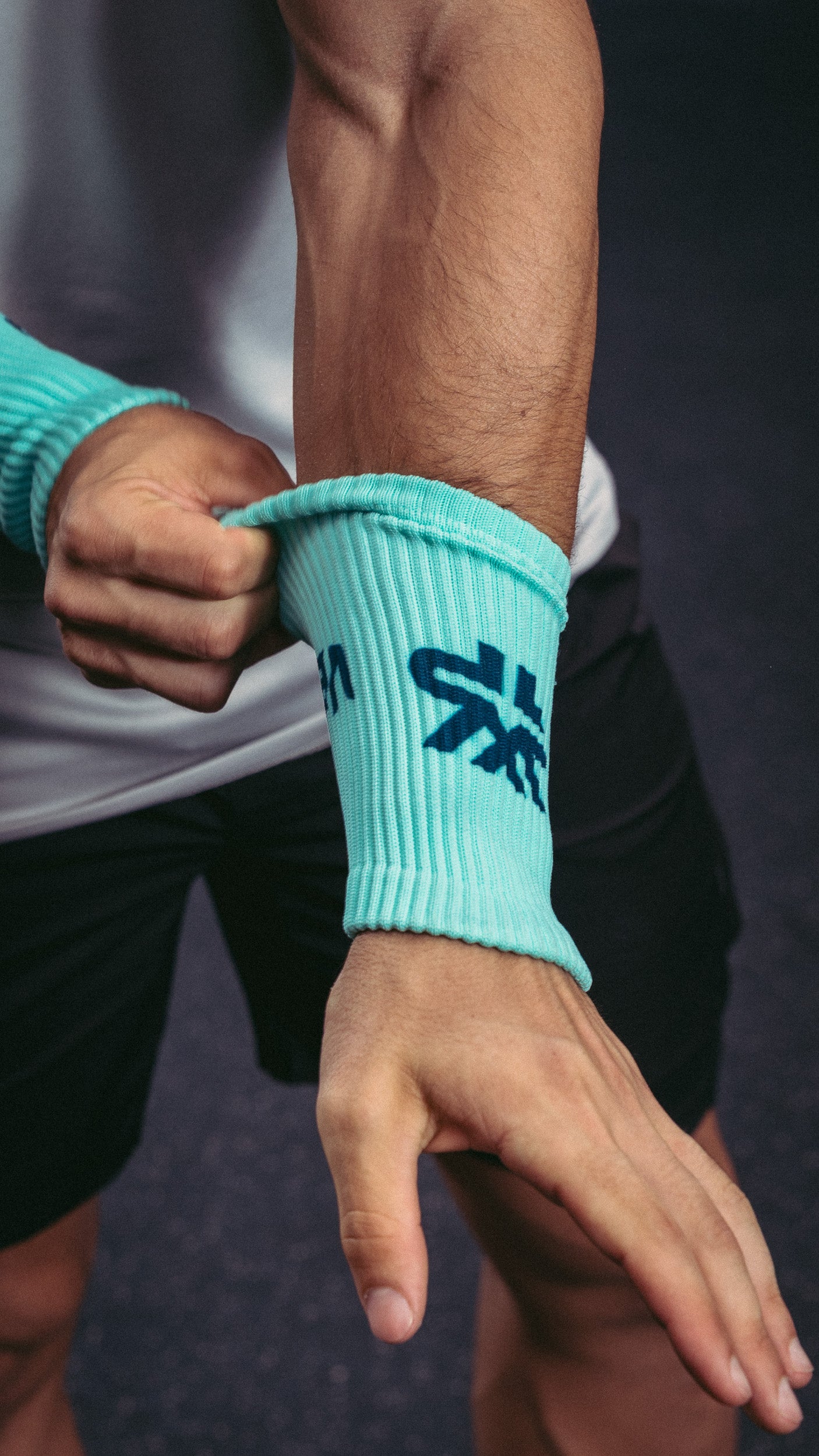 Velites_WFP_Wristbands_9x16_009.jpg